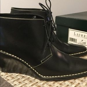 Women’s black shoes